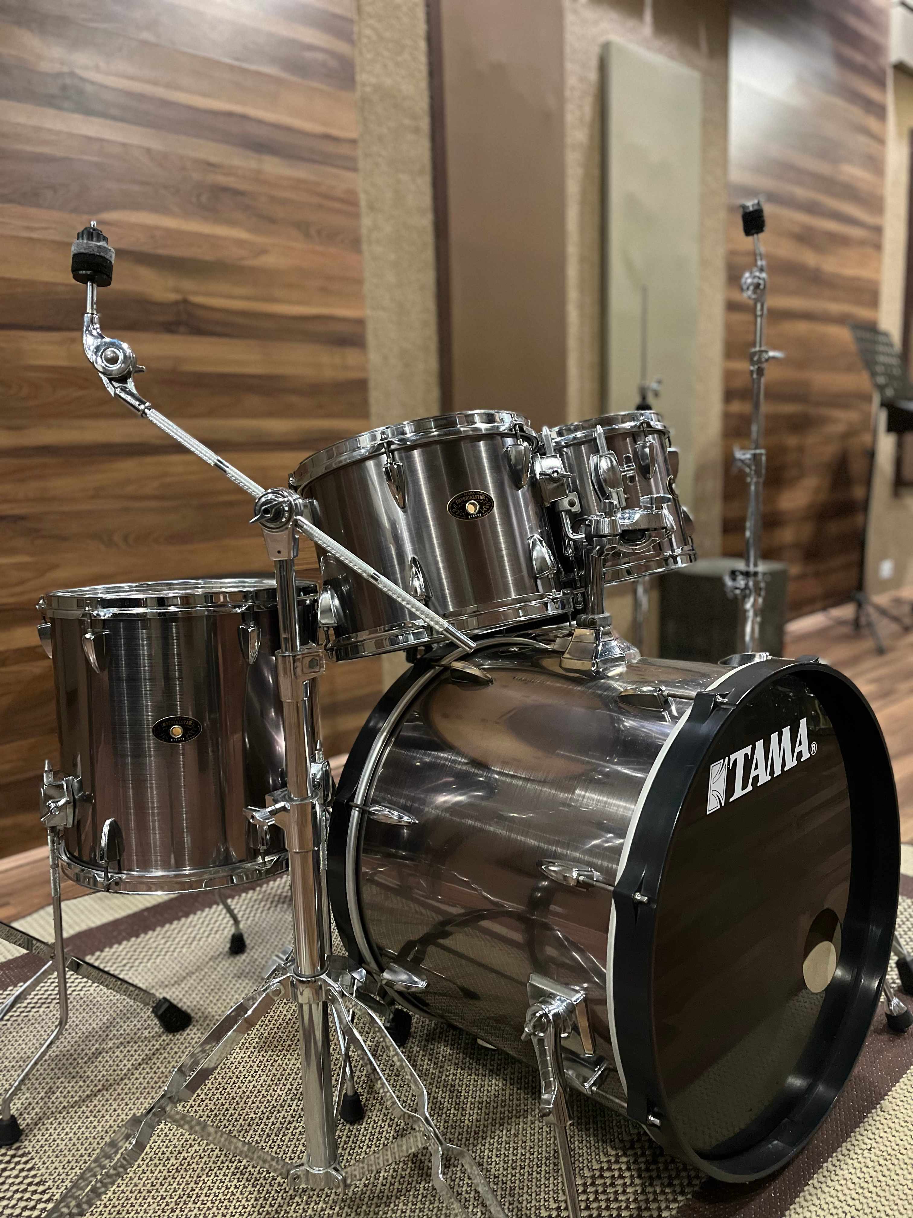 Tama Imperialstar detalhe lateral dos tons e bumbo